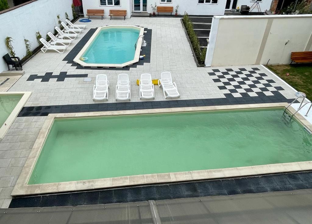 LeCap Guesthouse&Pool Băile Felix Extérieur photo