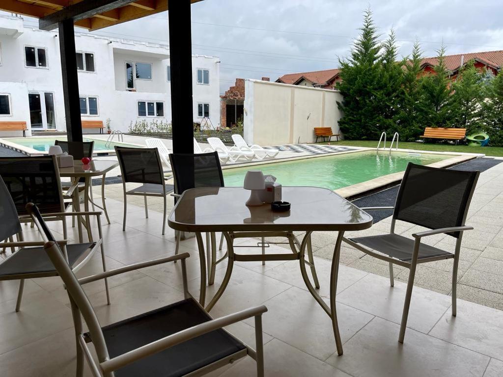 LeCap Guesthouse&Pool Băile Felix Extérieur photo
