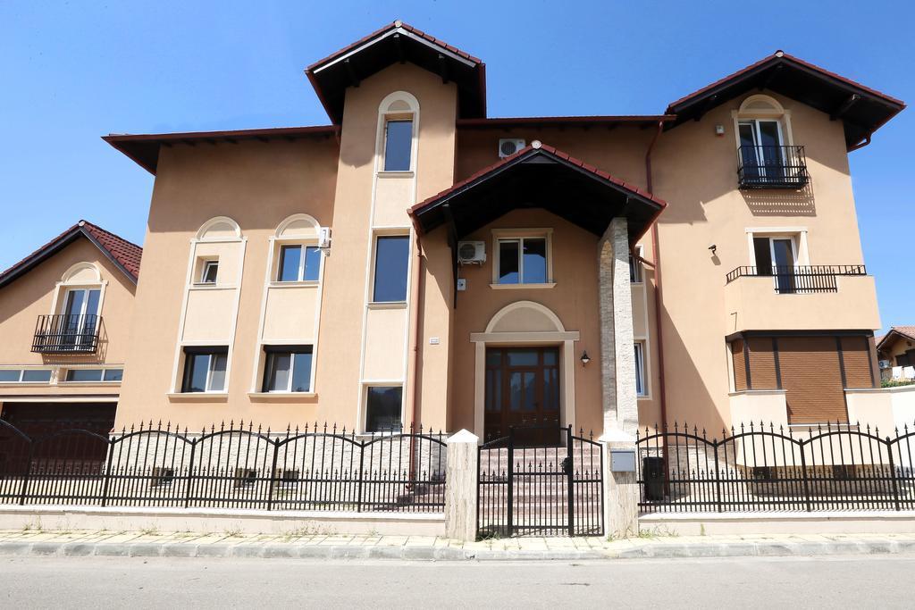 LeCap Guesthouse&Pool Băile Felix Extérieur photo